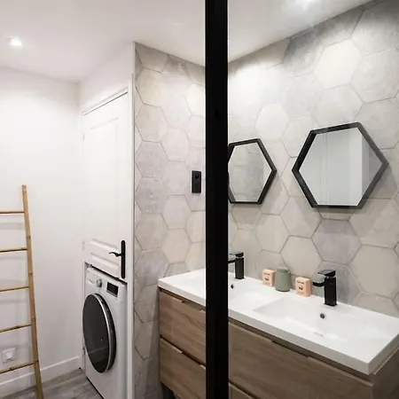 C15 - 2 Bdr Historic Old 5 Min Sea - Ac & Wifi Apartment Cannes